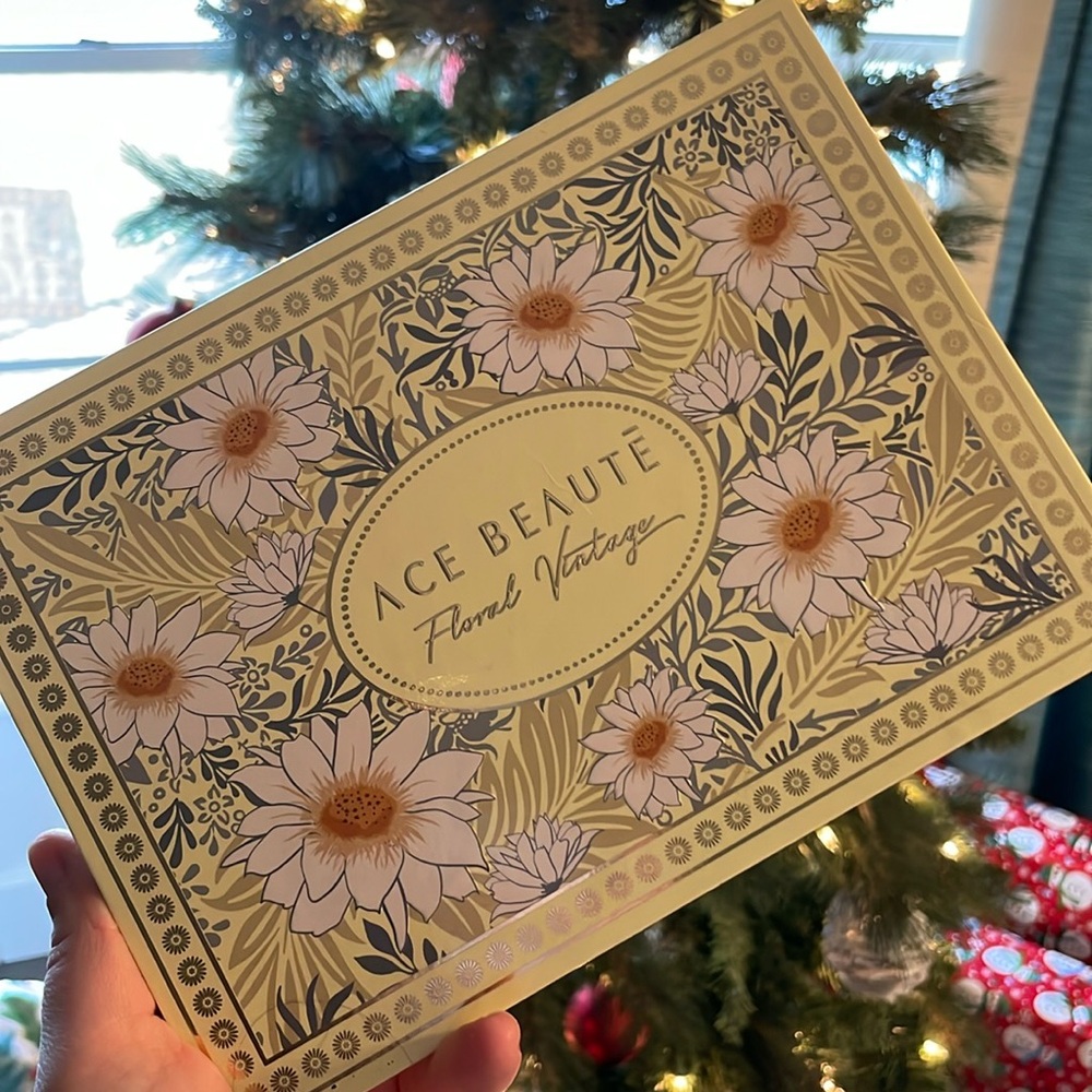 Ace Beaute Floral Vintage palette